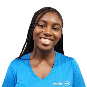 Photo d'Ashla McNichols représentante au service à la clientèle à la clinique Action Sport Physio West Island