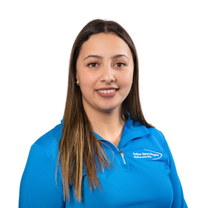 Photo de Sabrine Larabi représentante au service à la clientèle et technicienne en ressources humaines à la clinique Action Sport Physio LaSalle