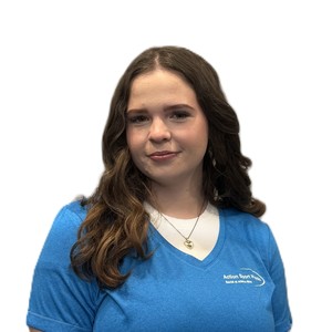 Picture of Lily Burrell administrative assistant at the Action Sports Physio Brossard clinic