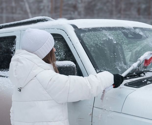 Tips for Safe Snow Shoveling: Prevent Low Back Pain