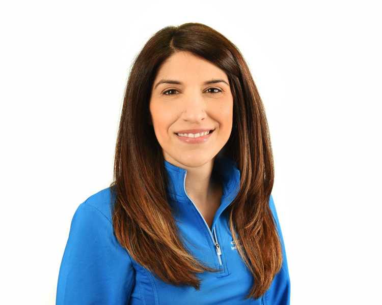 Photo de Jennifer Reginelli réceptionniste à la clinique Action Sports Physio Saint-Léonard