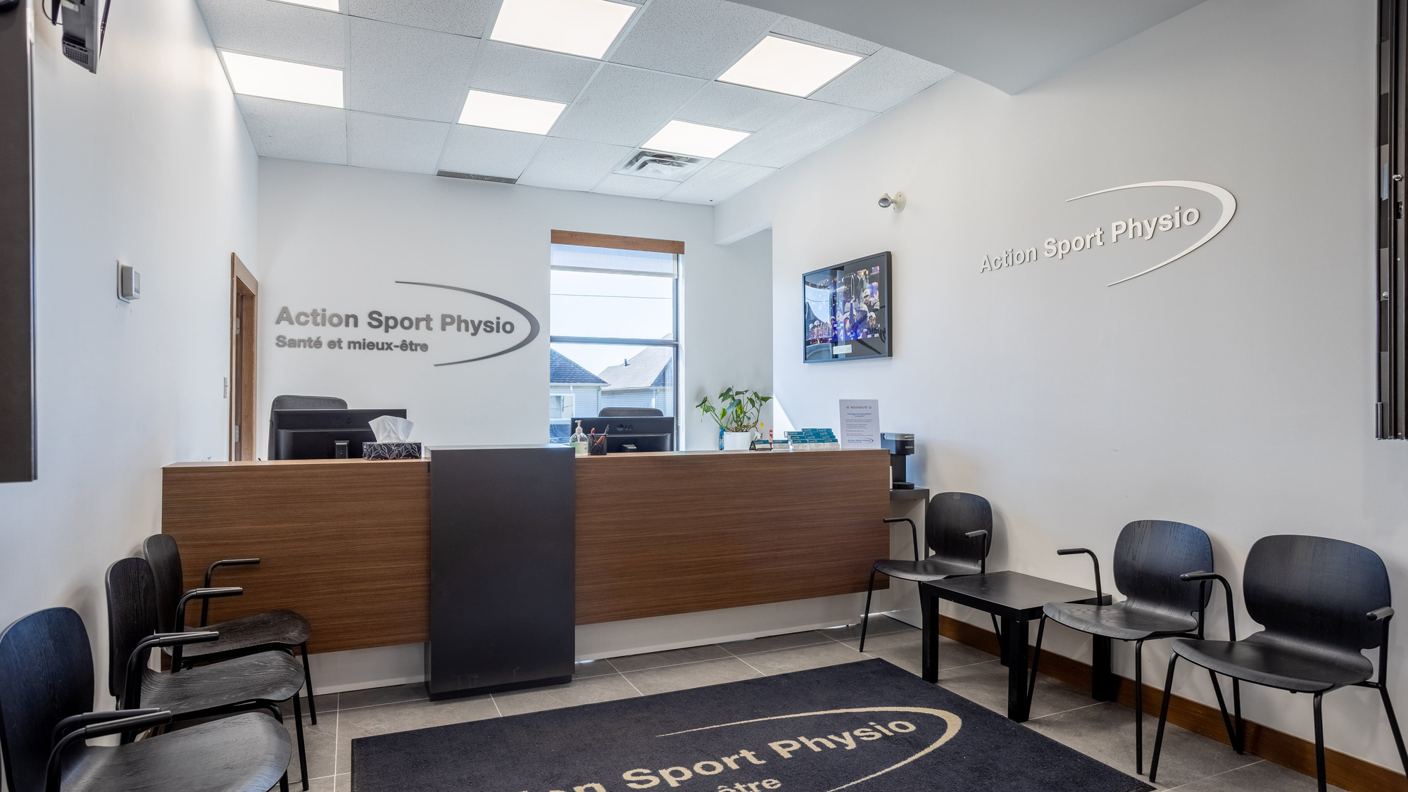 Picture of the Laval West (Ste-Dorothée) Action Sport Physiotherapy Clinic. You can book online or call us at (450) 241-0220. We offer physiotherapy, kinesiology, osteopathy and many more professional services.