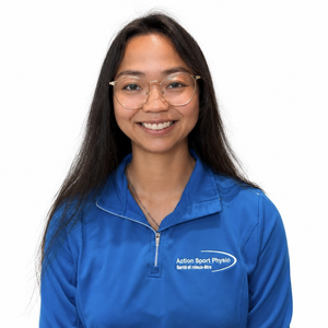 Picture of Marie-Mei Lamoureux Taping in Physiotherapy expert in the Blainville's clinic