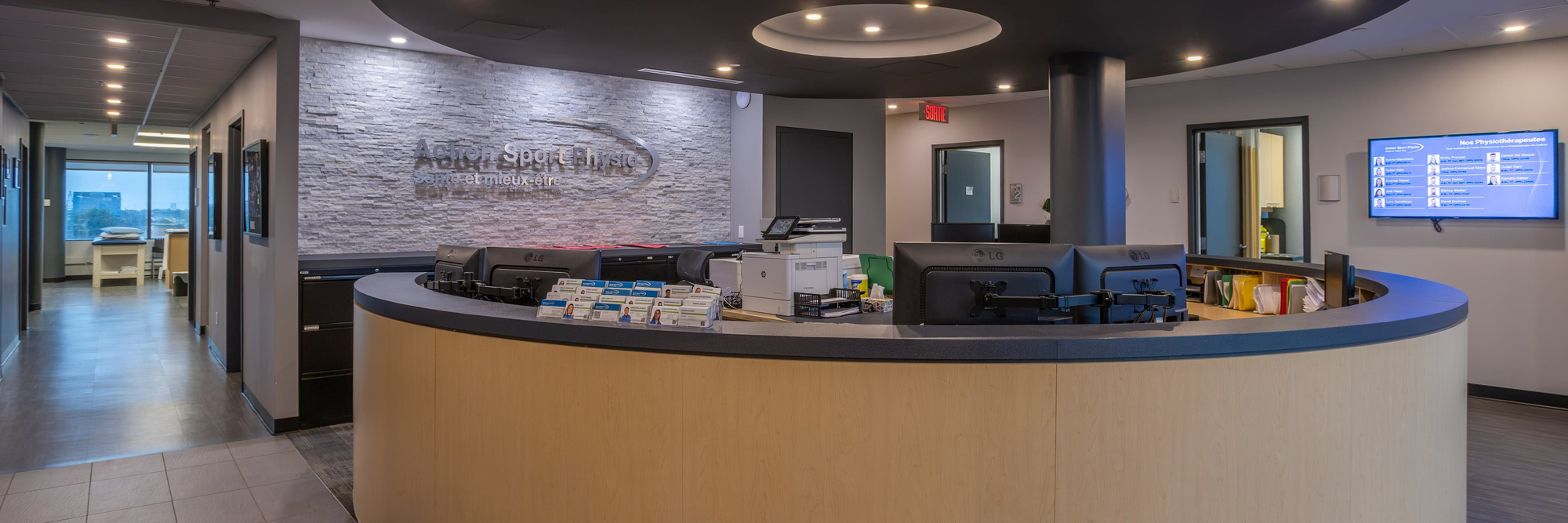 Photo of West Island physiotherapy clinic inviting to take a virtual visit of the clinic