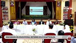 PM briefs teachers, students on education reforms,  says no objections to extendingschoolhours (English)