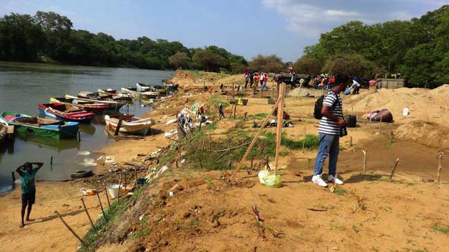 වැලි ජවාරම්කරුවන් නිසා අපිට වෙන්නේ අසාධාරණයක්