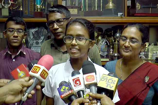 සා/පෙළ පළමු ස්ථානය විශාඛාවට