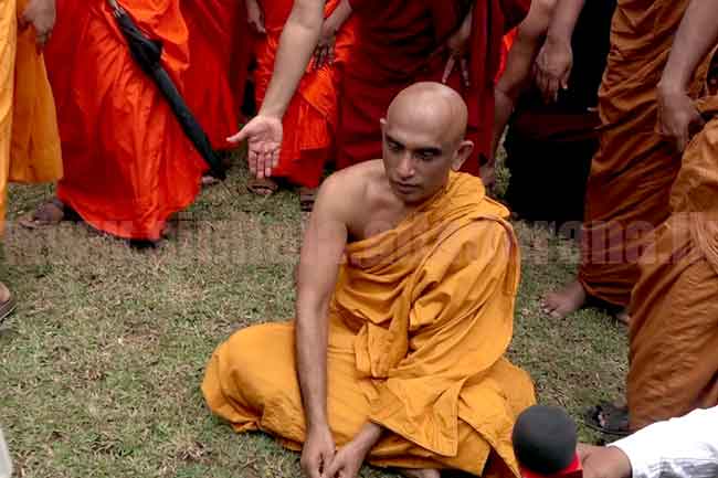 බදියුදීන්-හිස්බුල්ලා-ආසාද් සාලි තනතුරුවලින් ඉවත් කරන්න රතන හිමි ජීවිත පරිත්‍යාගයට සුදානම්