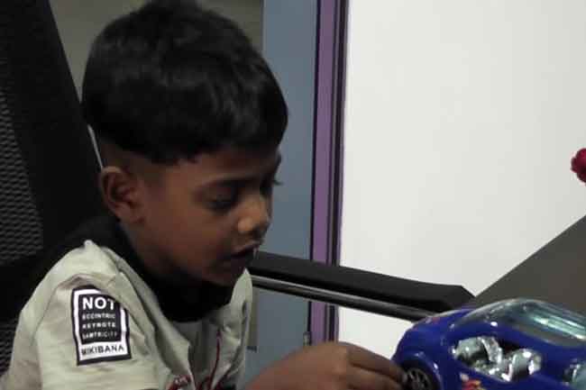 මහ මඟ තනි වු මේ සිඟිත්තා කවුද?