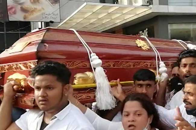 මදුෂ්ගේ අවසන් කටයුතු සිදුකෙරේ