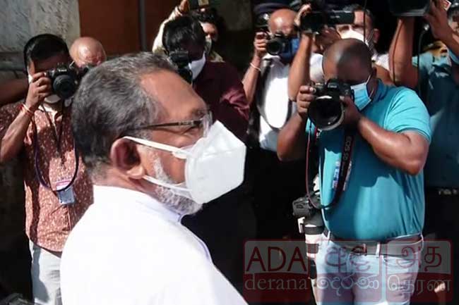 සිරිල් ගාමිණි පියතුමා CIDයට පැමිණෙයි