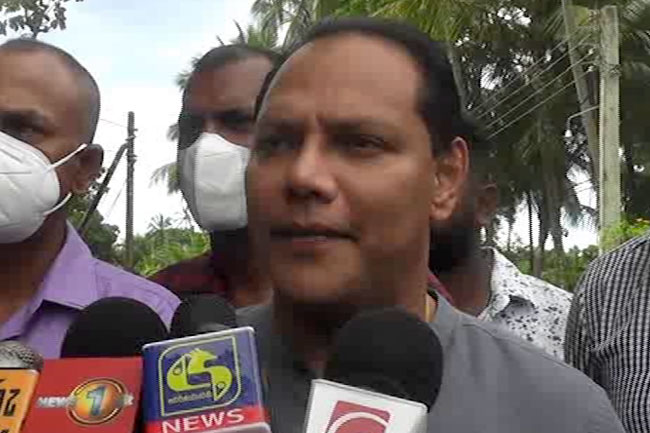 ආණ්ඩුව සමග ගැටෙන ශ්‍රීලනිපයේ ස්ථාවරය