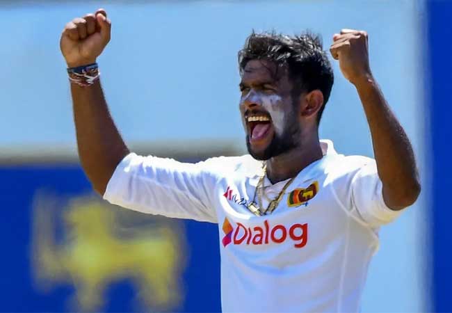 Mathan Ramesh රමේෂ් මෙන්ඩිස් ට කඩුලු 6ක්