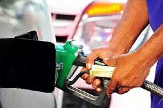 රුපියල් 250 කට ඉන්ධන ලීටරයක් ලබාදිය හැකි බවට කෝප් කමිටුවේ දී අනාවරණයක්