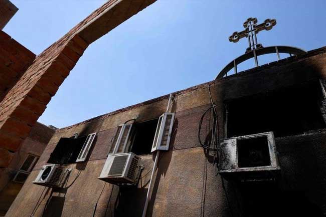 ඊජිප්තුවේ දේවස්ථානයක ගින්නක්, විශාල පිරිසක් මරුට