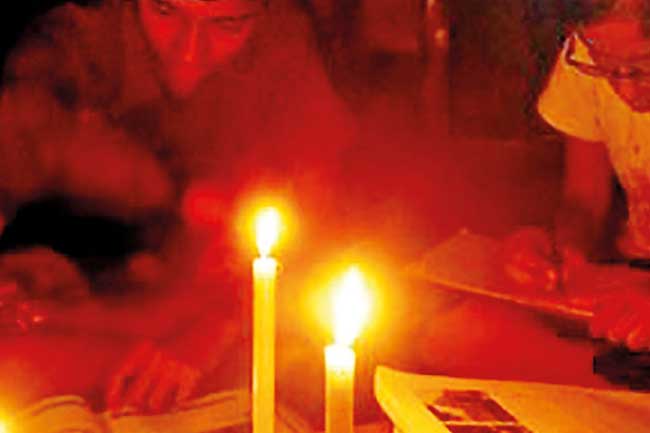 උසස් පෙළ කාලසීමාවේ විදුලි කප්පාදුව ගැන ගත් තීරණය