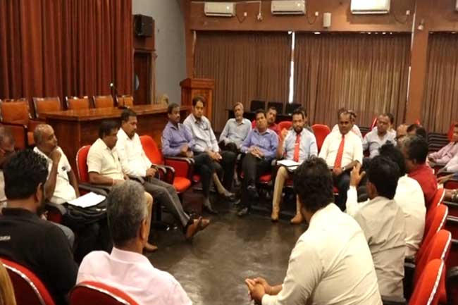 22 වනදා රටම ඇණ හිටිනවා - වෘත්තීය සංගම්
