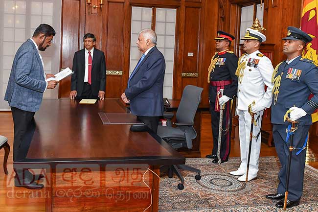 අමාත්‍ය ධුරවල වෙනසක් සිදුකෙරේ