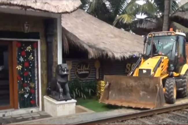 විරෝධය මැද්දේ කඩා ඉවත්කළ දෙහිවල හෝටලය