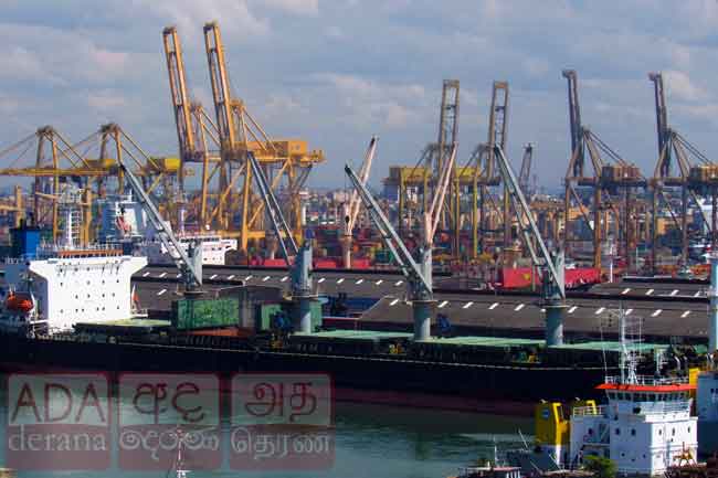 කොළඹ වරායට ආ කුණු මාළු