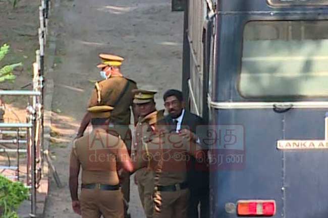 කෙහෙළිය පාර්ලිමේන්තුවට එන්න බැහැ කියයි