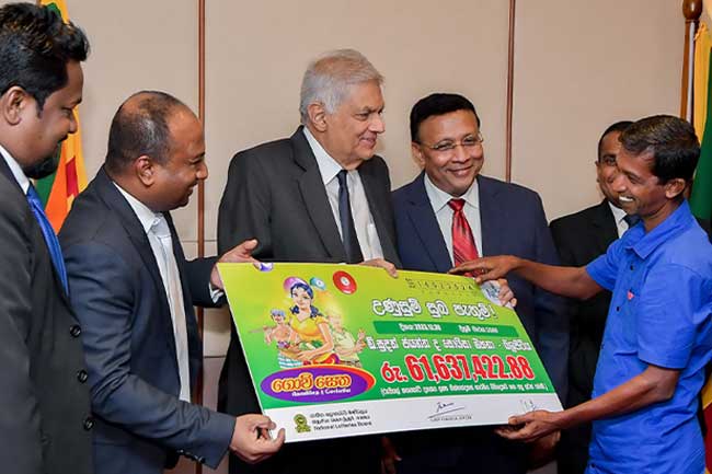 NLB සුපිරි ත්‍යාග මුදල ජනපති අතින්