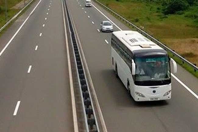 දක්ෂිණ අධිවේගයේ බස් රථ අකුරට ධාවනය කිරීමේ තීරණයක්