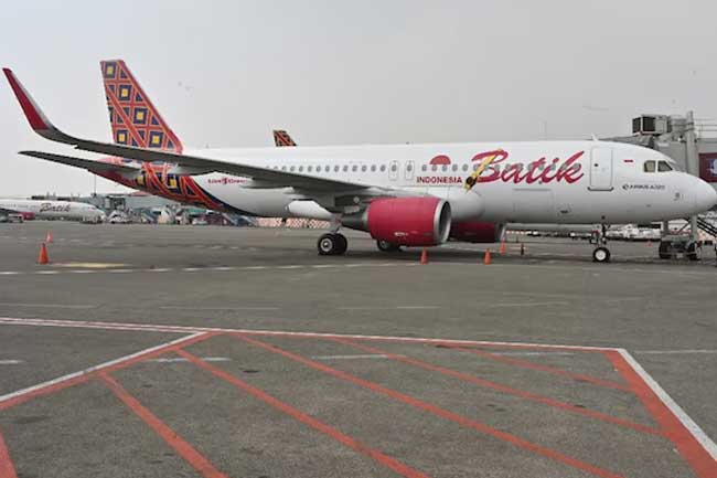 ඉහළ අහසේදී ගුවන් නියමුවන් දෙදෙනාට හොඳටම නින්ද යයි