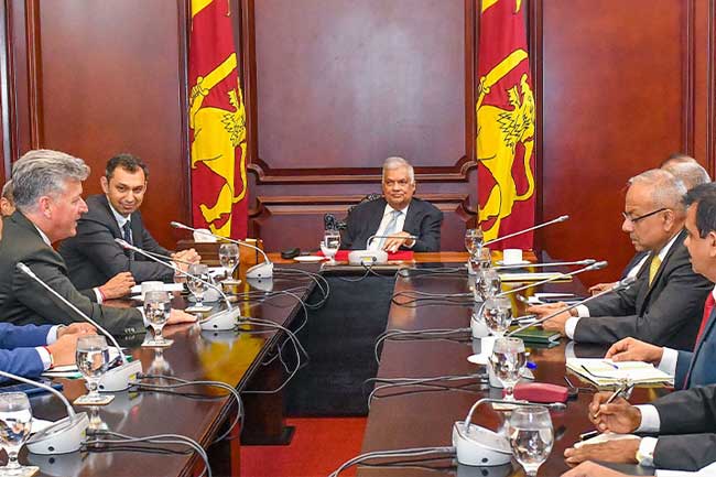 AI ඉගැන්වීමේ නියමු ව්‍යාපෘතියේ අවබෝධතා ගිවිසුමට අත්සන් තබයි