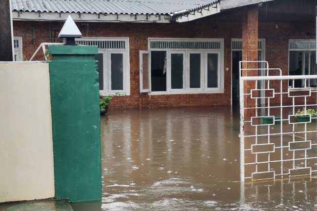 ප්‍රදේශ කිහිපයකට සුළු ගංවතුර තත්ත්වයක්