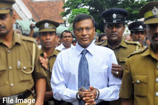 1723093380-Vas_gunawardana_L.jpg