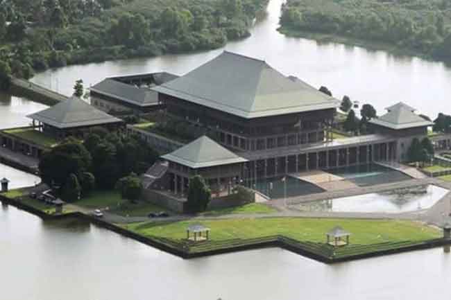 පාර්ලිමේන්තුව නියෝජනයට එන කාන්තාවන් මෙන්න