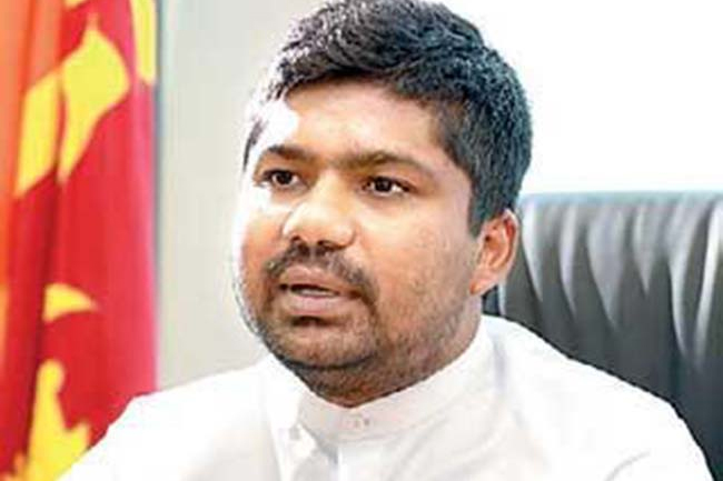මහින්දගේ ආරක්ෂාව කප්පාදු කිරීම ගැන ඩි වී චානක ප්‍රශ්න කරයි