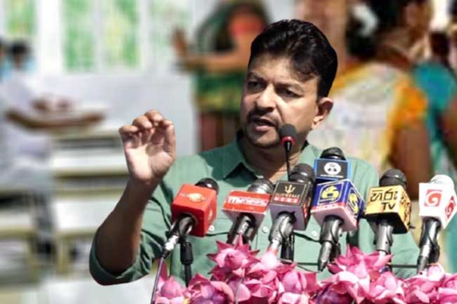 ගුරුවරුන්ට මහින්ද ජයසිංහ දුන් සුබ ආරංචිය