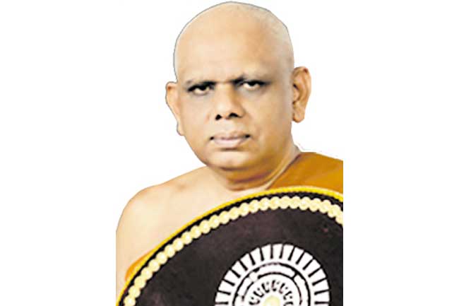 රජරට කුලපතිහිමියෝ ඉල්ලා අස්වෙති