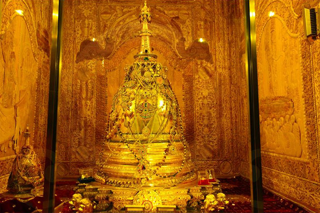 අප්‍රේල් මාසයේදී විශේෂ දළදා ප්‍රදර්ශනයක්