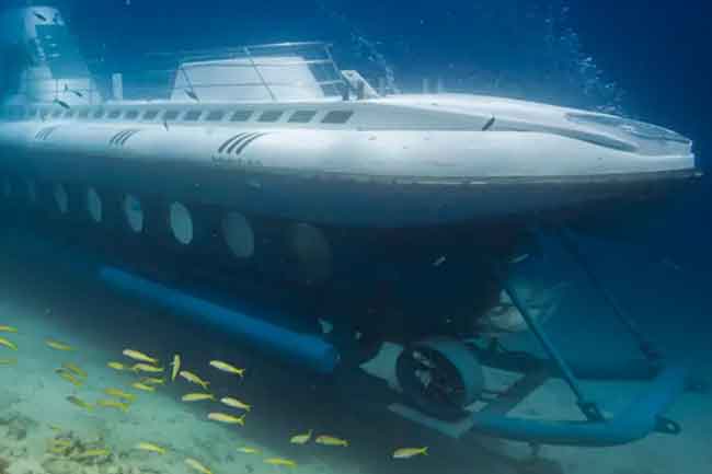 රතු මුහුදේ දී සබ්මැරීනයක් අනතුරට ලක්වෙයි