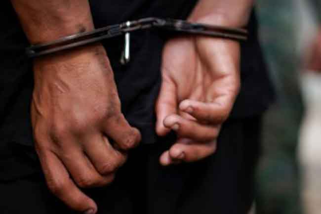 හිටපු නාවික හමුදා බුද්ධි ප්‍රධානියෙකු CID අත්අඩංගුවට