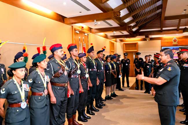 දකුණු ආසියානු මලල ක්රීඩා ශූරතාවලියේ දස්කම් දැක්වූ යුද හමුදා ක්රීඩක ක්රීඩිකාවන් ඇගයේ දකුණු ආසියානු මලල ක්රීඩා ශූරතාවලියේ දස්කම් දැක්වූ යුද හමුදා ක්රීඩක ක්රීඩිකාවන් ඇගයේ