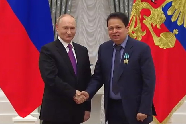 හිටපු තානාපති සමන් වීරසිංහට රුසියාවෙන් ඉහළම සම්මානයක්