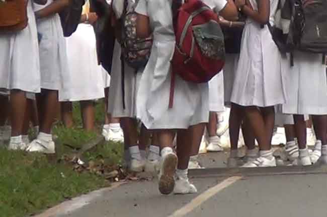 පාසල් නිවාඩුව ගැන දැනුම්දීමක්