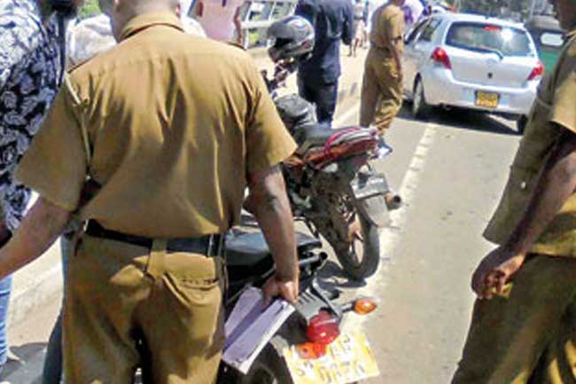 පොලිස් මෙහෙයුම් අඛණ්ඩව - පුද්ගලයින් 29,491ක් පරීක්ෂාවට