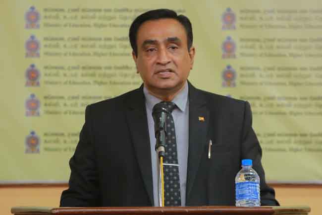 අධ්‍යාපන ප්‍රතිසංස්කරණ දෙස ධනාත්මකව බලන්න - අධ්‍යාපන ලේකම්