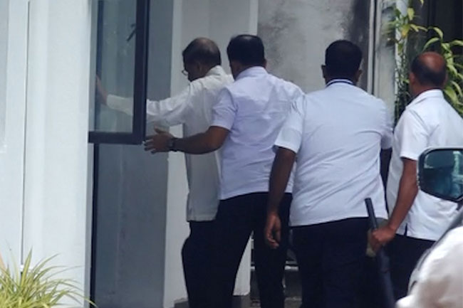 හිටපු ජනපති මෛත්‍රී අල්ලස් කොමිසමට