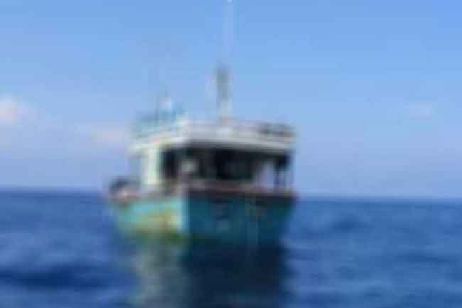 මත්ද්‍රව්‍ය කිලෝ 300ක් සමග ලාංකික ධීවර බෝට්ටුවක් කොටුවෙයි 