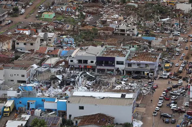 ටොනේඩෝ තත්ත්වයකින්  බ්‍රසීලයට බලපෑම්