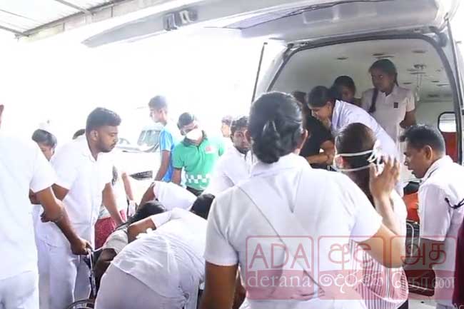 තලාවේ බස් අනතුරින් 40කට තුවාල - උසස් පෙළ සිසුවෙක් මරුට