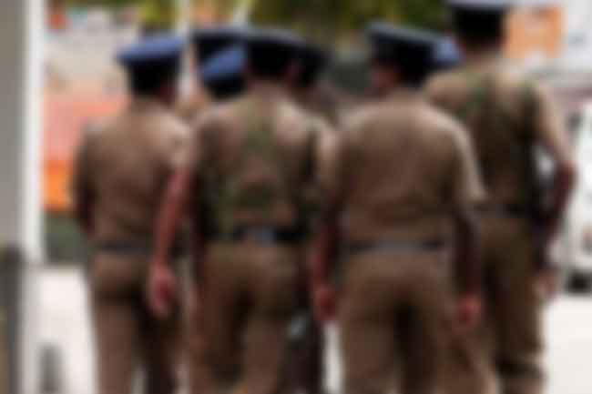 පොලිස් විශේෂ මෙහෙයුමෙන් පුද්ගලයින් රැසක් අත්අඩංගුවට