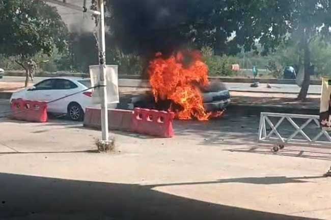 පාකිස්තානයේ මරාගෙන මැරෙන බෝම්බ ප්‍රහාරයක් - 12ක් මරුට