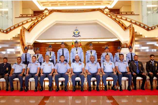 ඉන්දියාවේ දී දස්කම් දැක් වූ ගුවන් හමුදා ක්‍රීඩක ක්‍රීඩිකාවන් ඇගයෙති